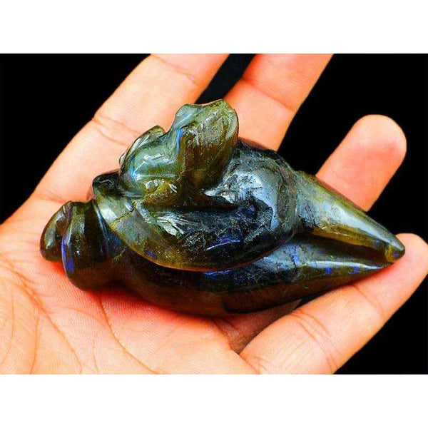 gemsmore:Amazing Flash Labradorite Carved Conch With Frog On Top