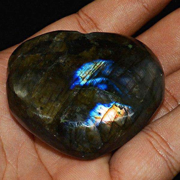 gemsmore:Amazing Flash Labradorite Carved Heart Cabochon