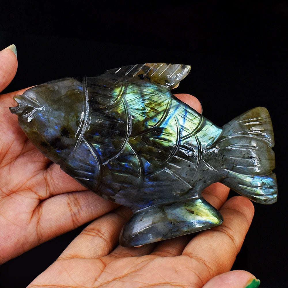 gemsmore:Artisian Amazing Flash Labradorite Hand Carved Genuine Crystal Gemstone Carving Fish