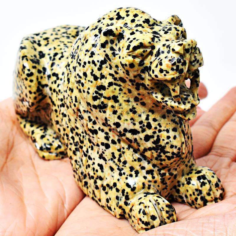 gemsmore:Dalmation Jasper Detailed Hand Carved Lion