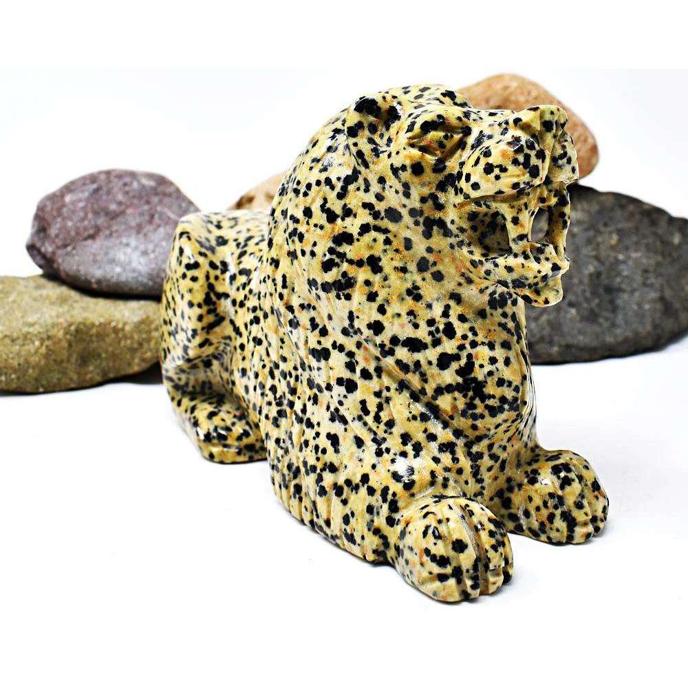 gemsmore:Dalmation Jasper Detailed Hand Carved Lion