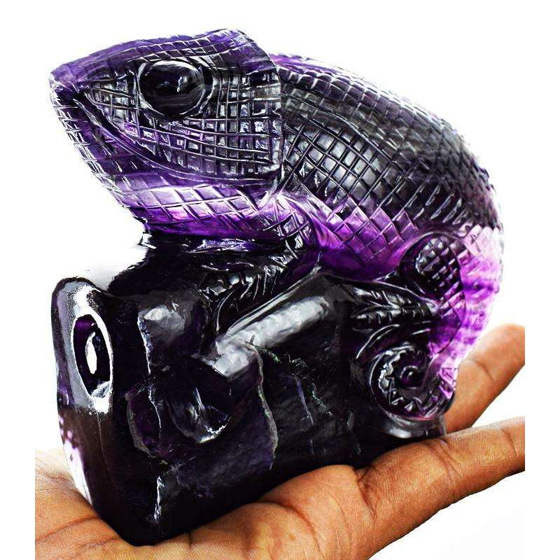 gemsmore:Detailed Carved Purple Fluorite Chameleon Statue