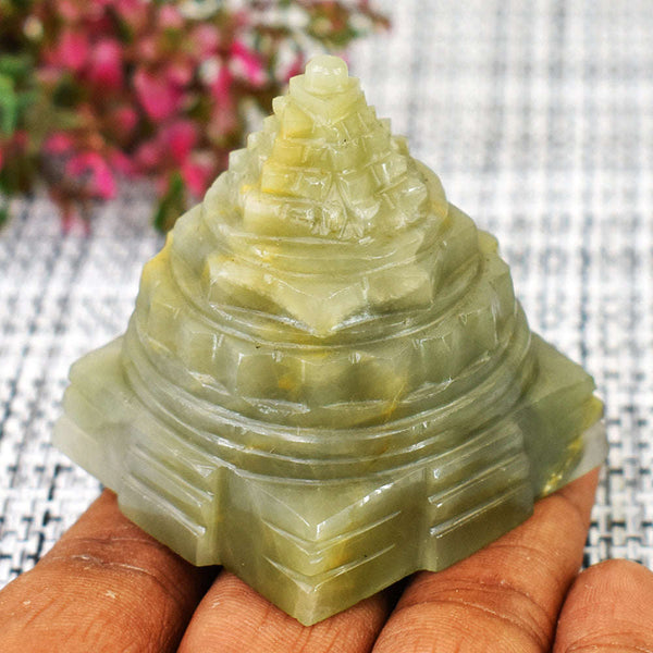 gemsmore:Exclusive Aventurine Carved Concentration Pyramid