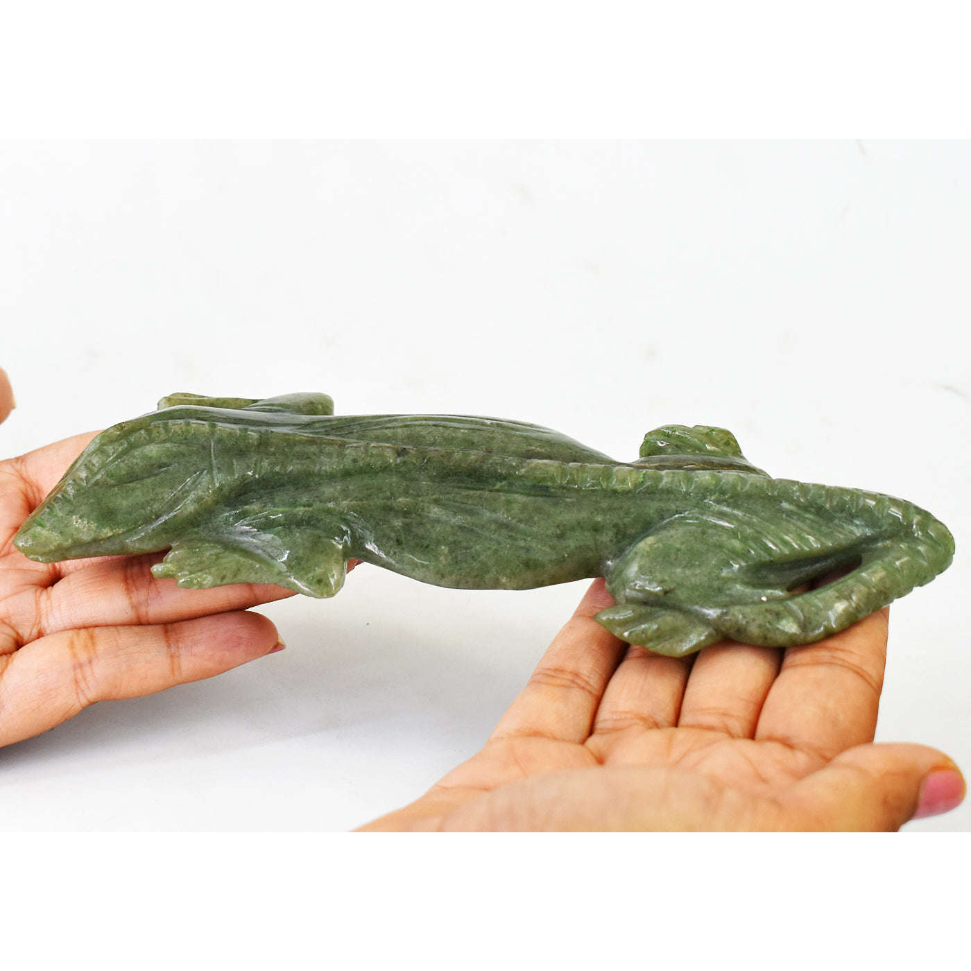 gemsmore:Exclusive Green Aventurine  Hand Carved Genuine Crystal Gemstone Carving Aligator