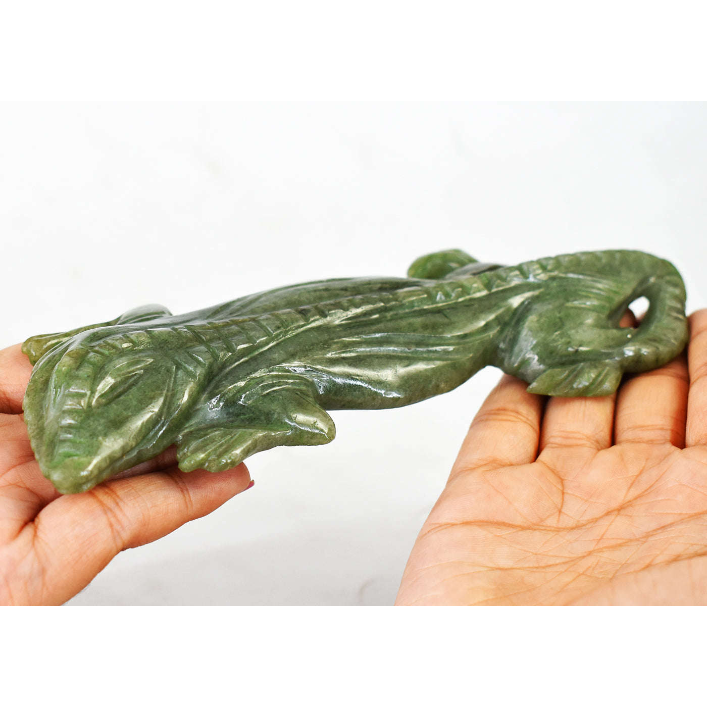 gemsmore:Exclusive Green Aventurine  Hand Carved Genuine Crystal Gemstone Carving Aligator