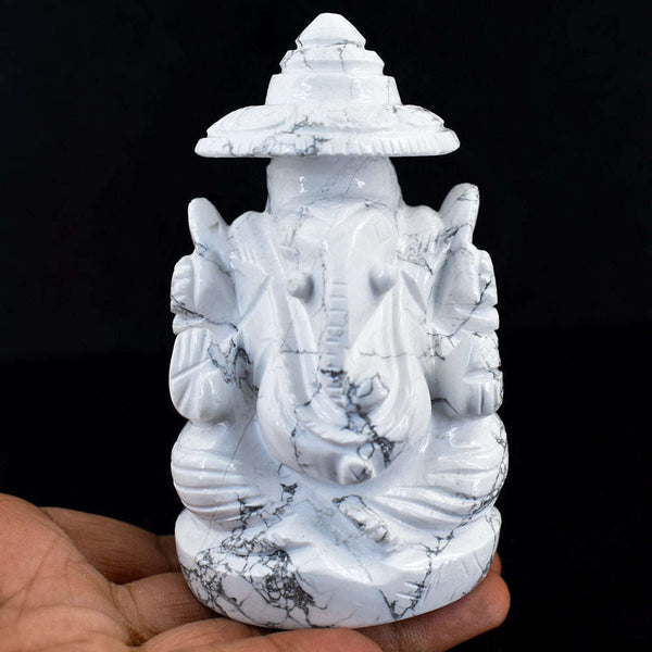 gemsmore:Exclusive Howlite Hand Carved Lord Ganesha Idol