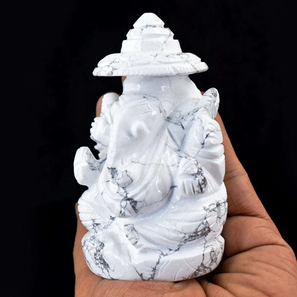 gemsmore:Exclusive Howlite Hand Carved Lord Ganesha Idol