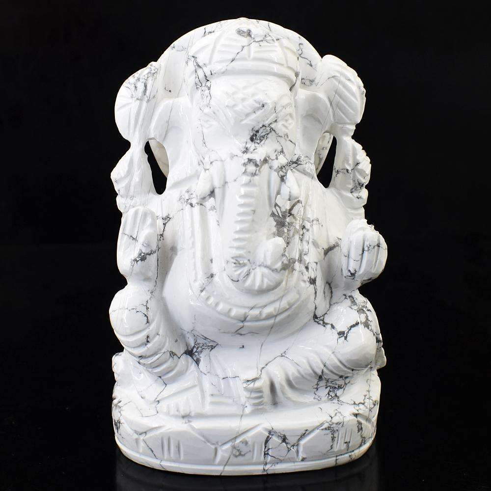 gemsmore:Exclusive Howlite Hand Carved Lord Ganesha Idol