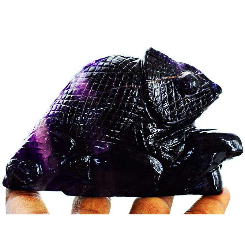 gemsmore:Exclusive Purple Fluorite Hand Carved Chameleon
