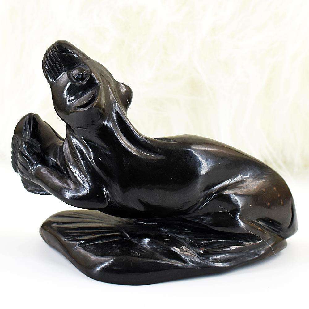 gemsmore:Exclusive Spinel Hand Carved Sea Lion