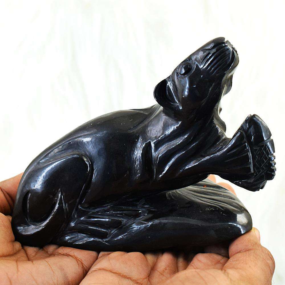 gemsmore:Exclusive Spinel Hand Carved Sea Lion