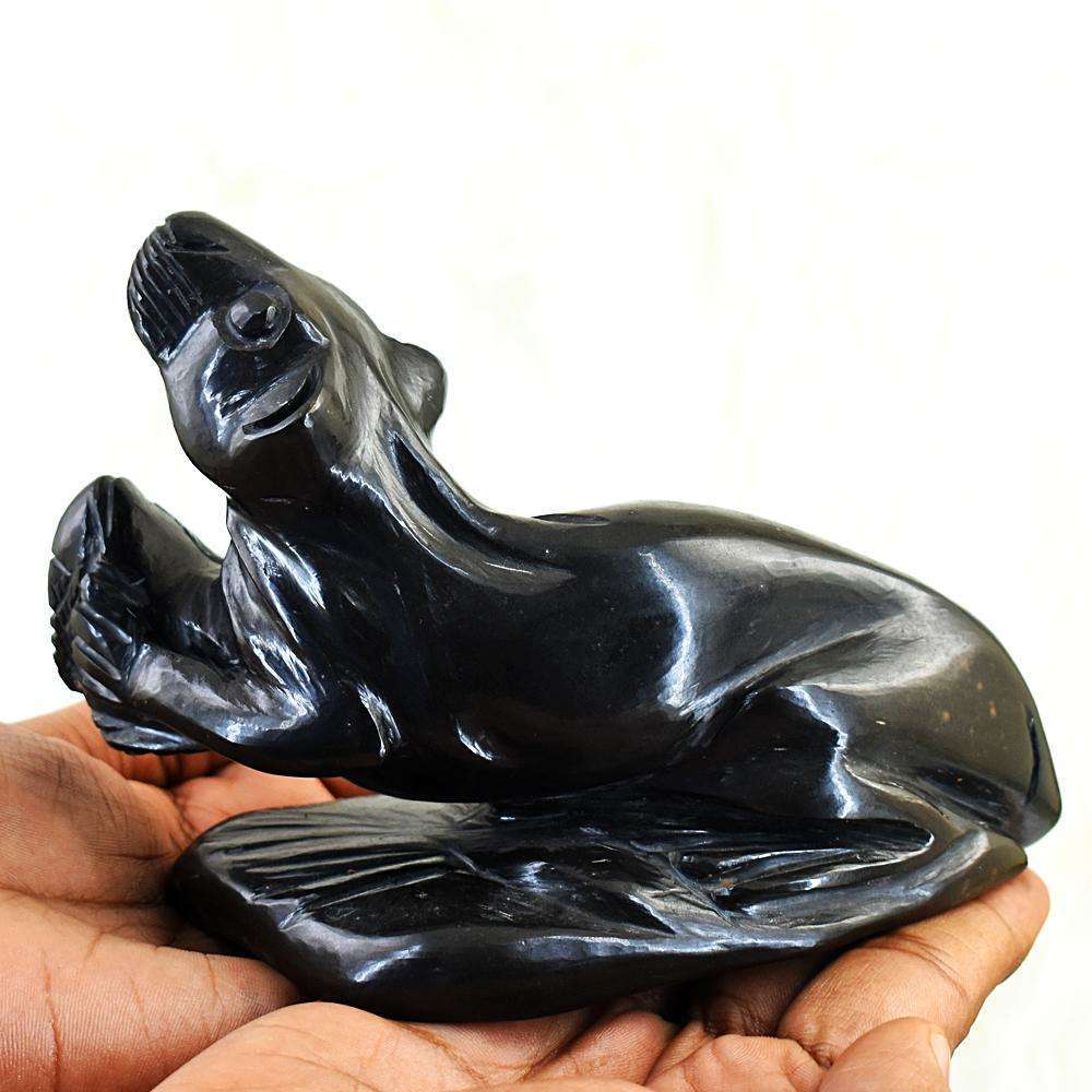 gemsmore:Exclusive Spinel Hand Carved Sea Lion