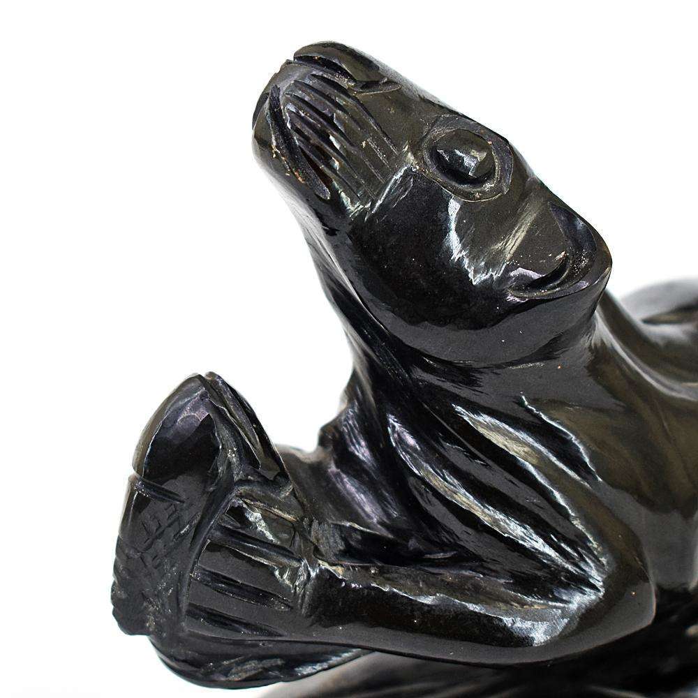 gemsmore:Exclusive Spinel Hand Carved Sea Lion