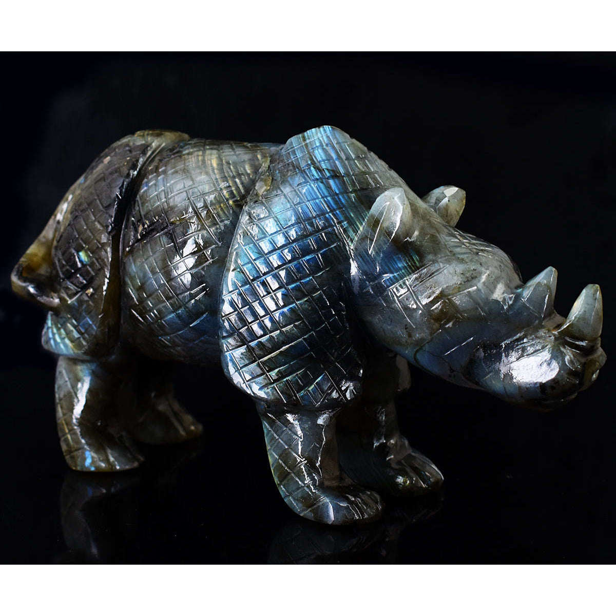 gemsmore:Genuine Amazing Flash Labradorite Hand Carved Rhino