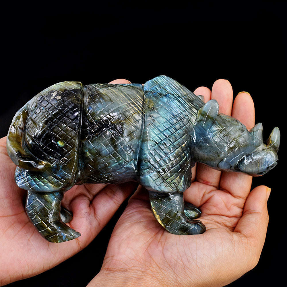 gemsmore:Genuine Amazing Flash Labradorite Hand Carved Rhino