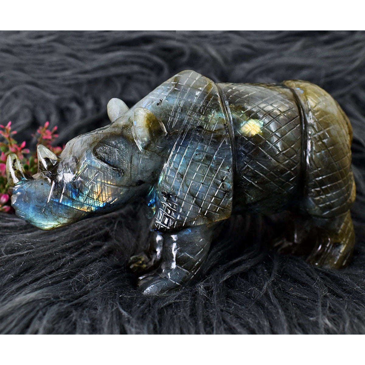 gemsmore:Genuine Amazing Flash Labradorite Hand Carved Rhino