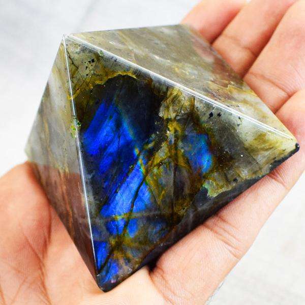 gemsmore:Genuine Blue Flash Labradorite Carved Healing Pyramid
