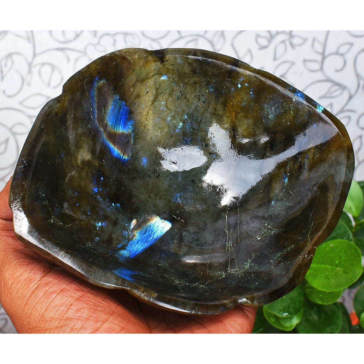 gemsmore:Genuine Blue Flash Labradorite Hand Carved Crystal Gemstone  Carving Bowl