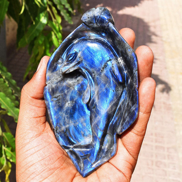 gemsmore:Genuine Blue Flash Labradorite Hand Carved Gemstone Dolphin