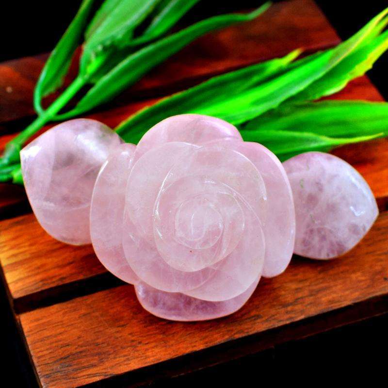 gemsmore:Genuine Pink Rose Quartz Carved Rose With Leaf