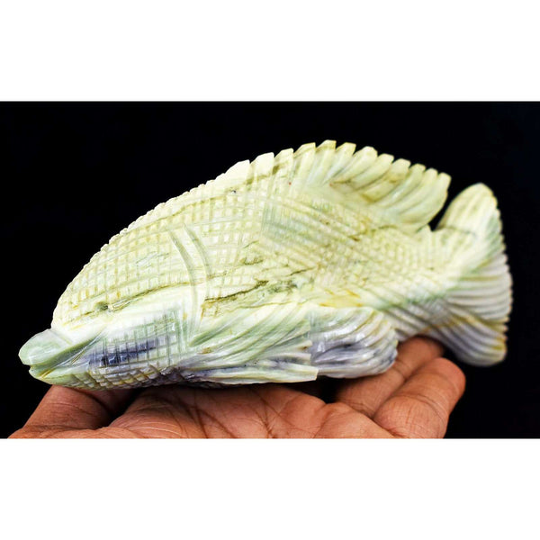 gemsmore:Genuine Serpentine Hand Carved Fish