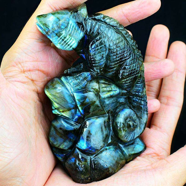 gemsmore:Golden & Blue Flash Labradorite Hand Carved Chameleon