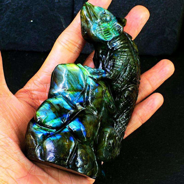 gemsmore:Golden & Blue Flash Labradorite Hand Carved Chameleon