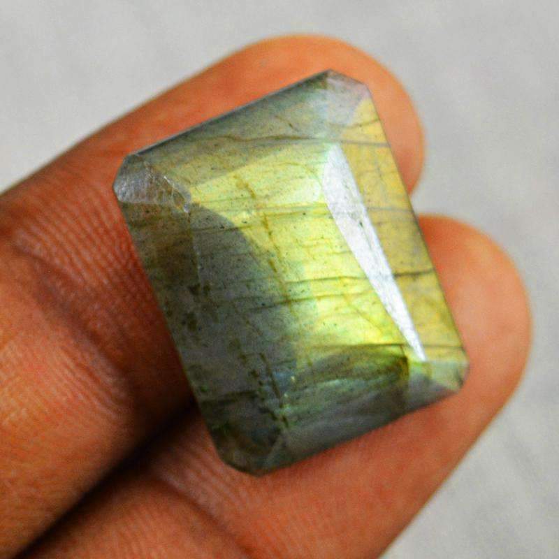 gemsmore:Golden Flash Labradorite Gemstone Natural Checkered Cut