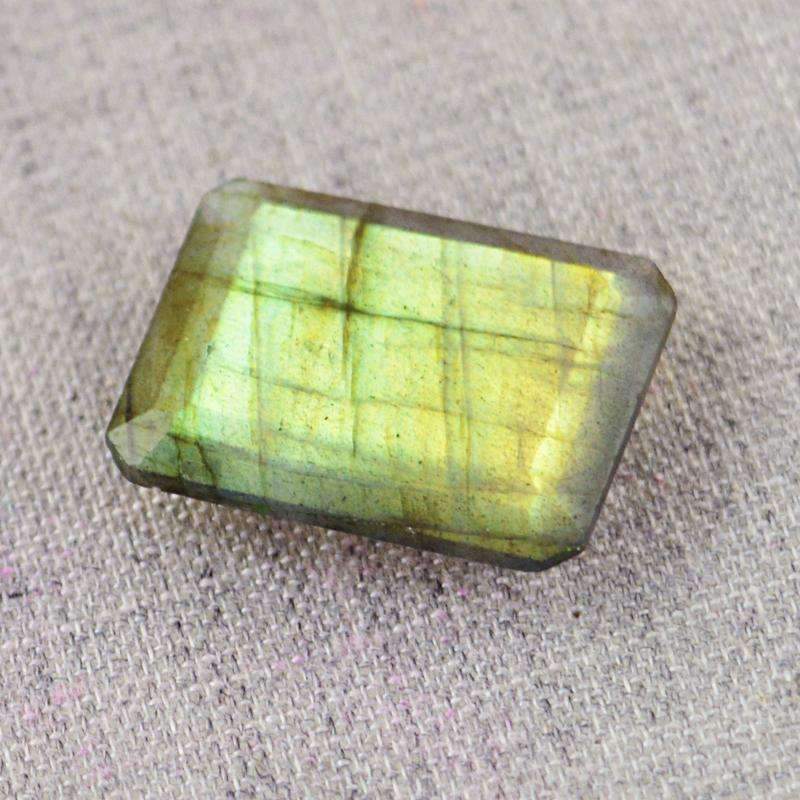 gemsmore:Golden Flash Labradorite Gemstone Natural Checkered Cut