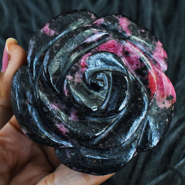 gemsmore:Gorgeous Pink Rhodonite Hand Carved Crystal Rose Gemstone