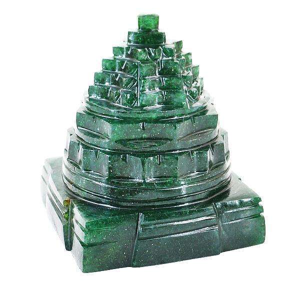gemsmore:Green Jade Hand Carved Healing Concentration Pyramid