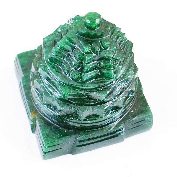 gemsmore:Green Jade Hand Carved Healing Concentration Pyramid