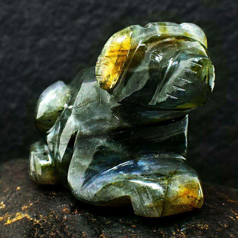 gemsmore:Hand Carved Golden Flash Labrdaorite Dog