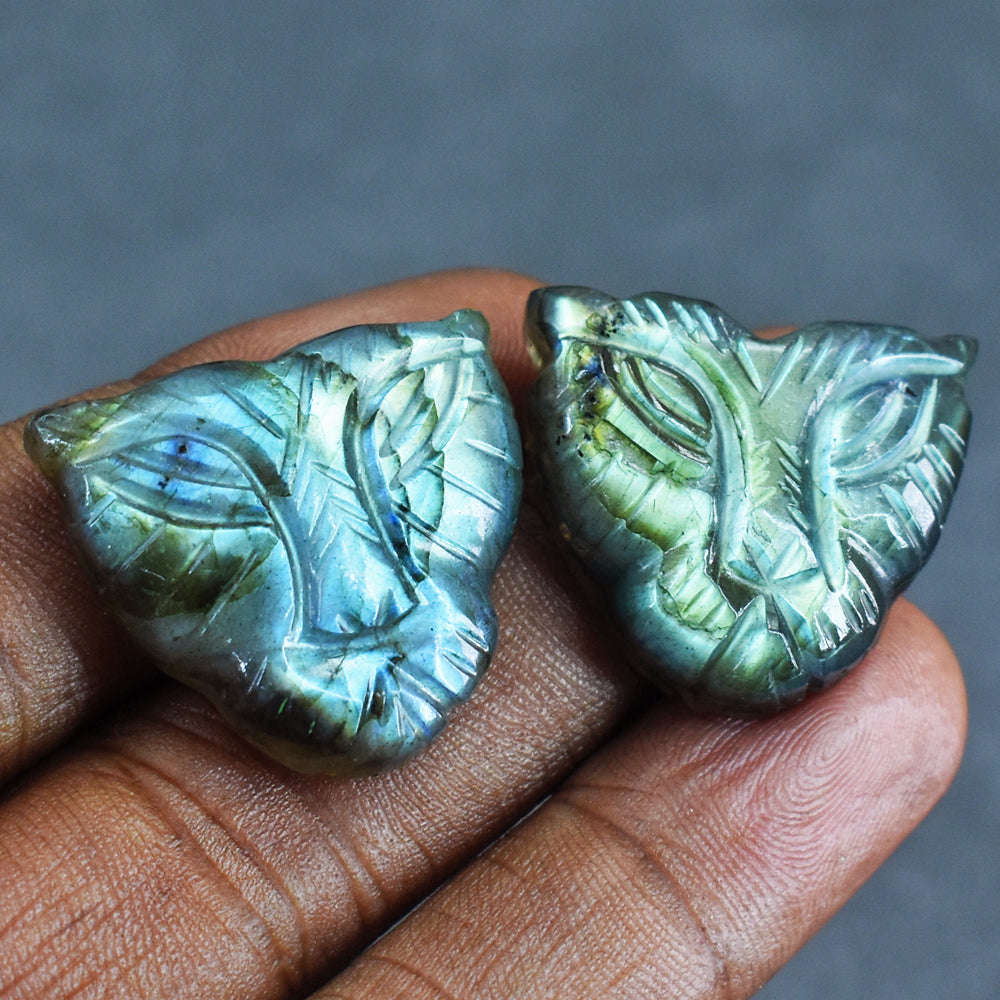 gemsmore:Natural 67 Cts Genuine  Green & Golden Flash Labradorite Carved Tiger Face Set