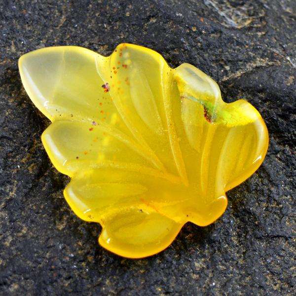 gemsmore:Natural Yellow Onyx Leaf Carved Untreated Loose Gemstone