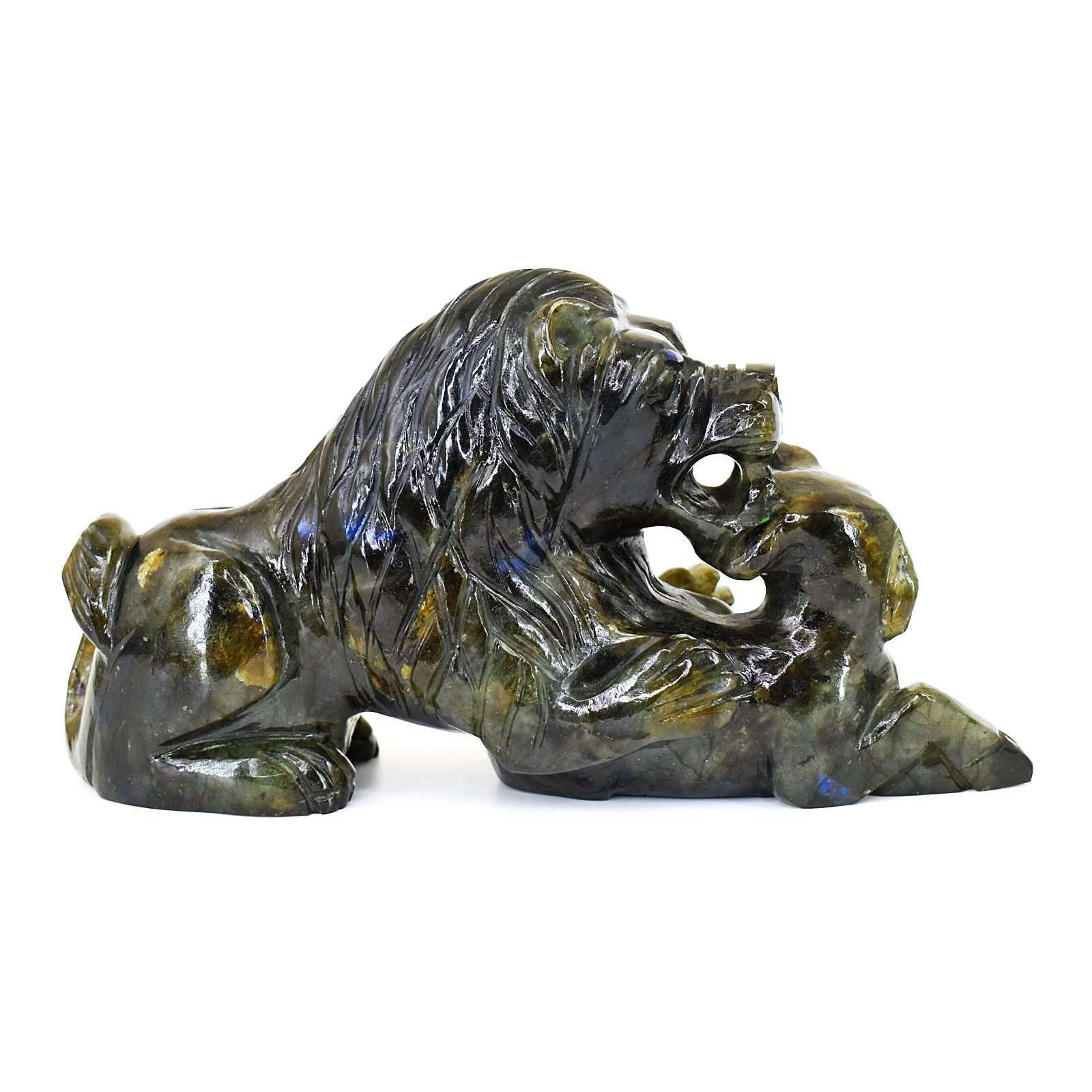 gemsmore:Stunning Blue Flash Labradorite Hand Carved Hunting Lion Crystal Gemstone Carving