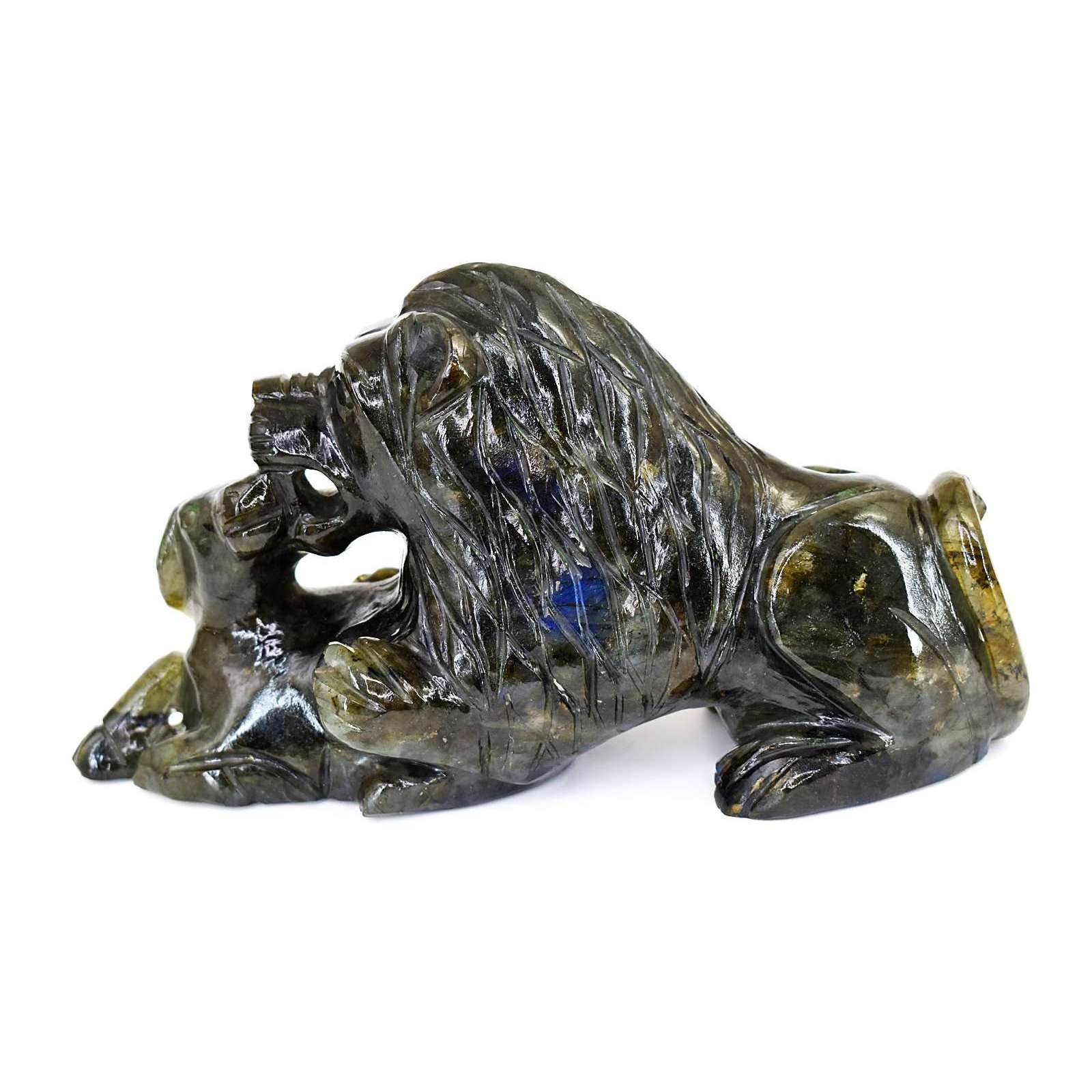 gemsmore:Stunning Blue Flash Labradorite Hand Carved Hunting Lion Crystal Gemstone Carving