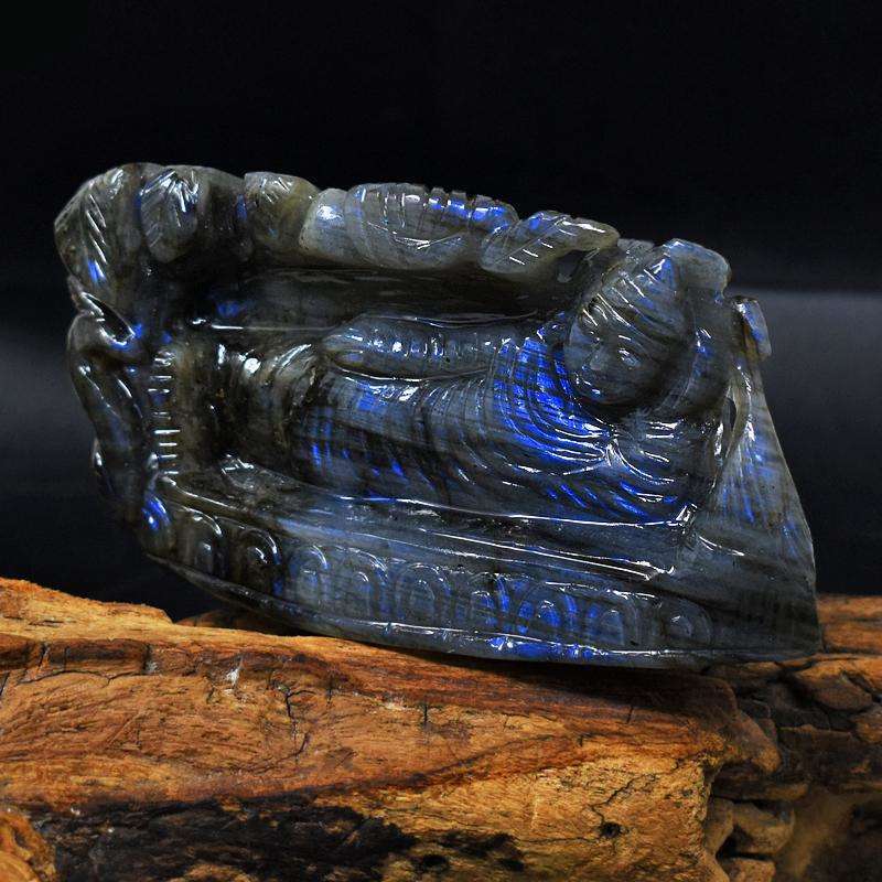 gemsmore:Top Blue Flash Labradorite - 3D Style Hand Carved Sleeping Mudra Buddha