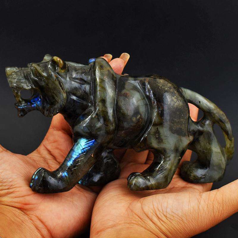 gemsmore:Top Blue Flash Labradorite Crystal Carved Lion