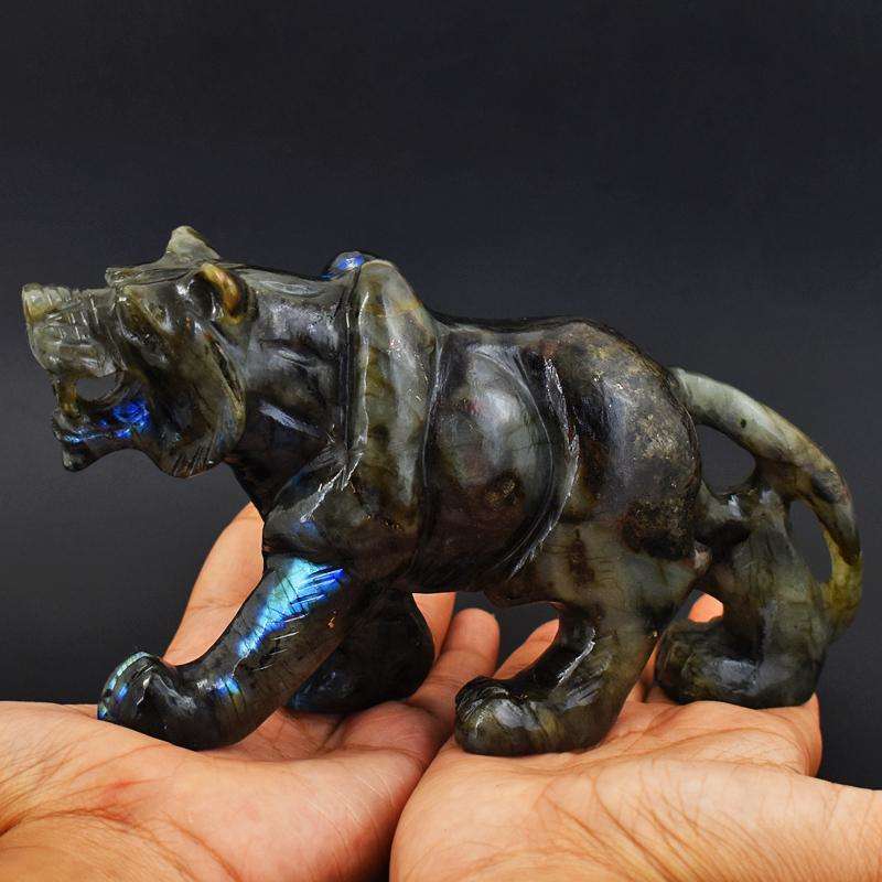 gemsmore:Top Blue Flash Labradorite Crystal Carved Lion