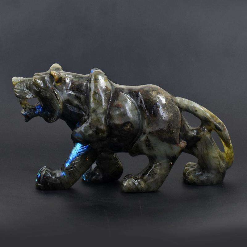 gemsmore:Top Blue Flash Labradorite Crystal Carved Lion